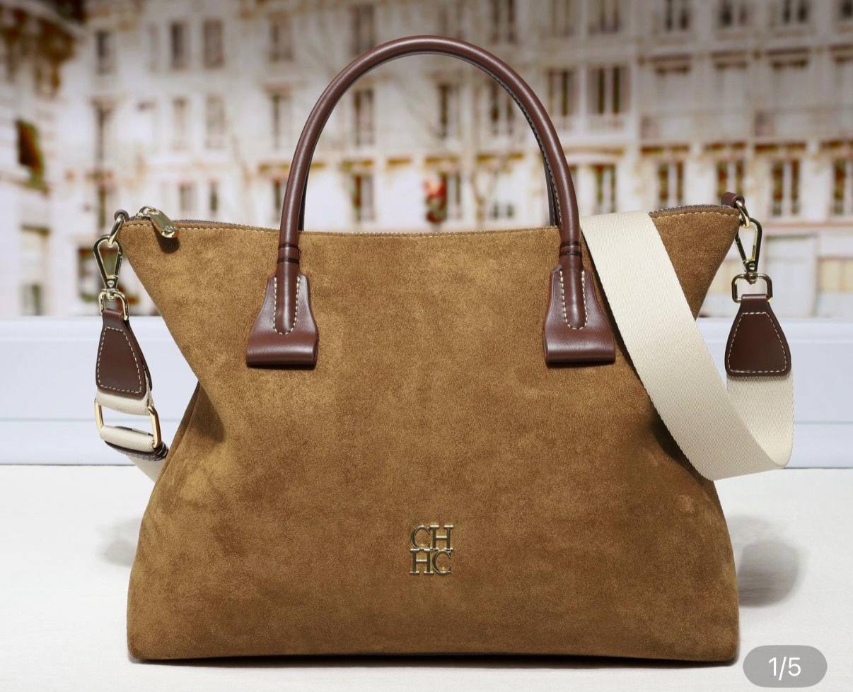 Bolso CH de ante, sirve para clases ✨