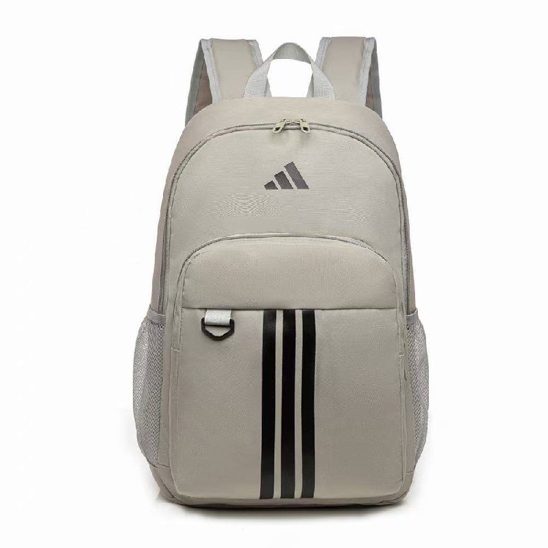 Mochila Adidas ✨