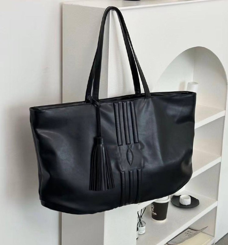 Tote Bag Adidxs de “piel” sirve para clases ✨