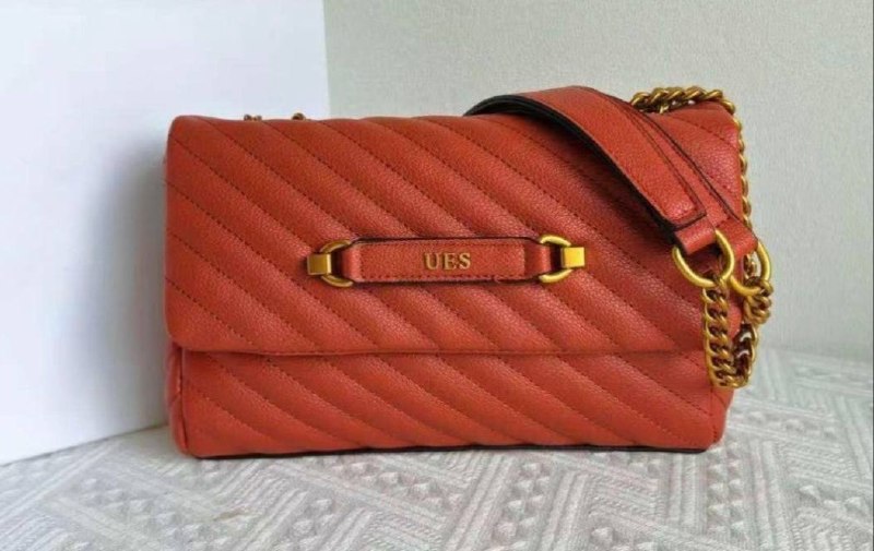 Bolso Guss, también en beig y negro ✨