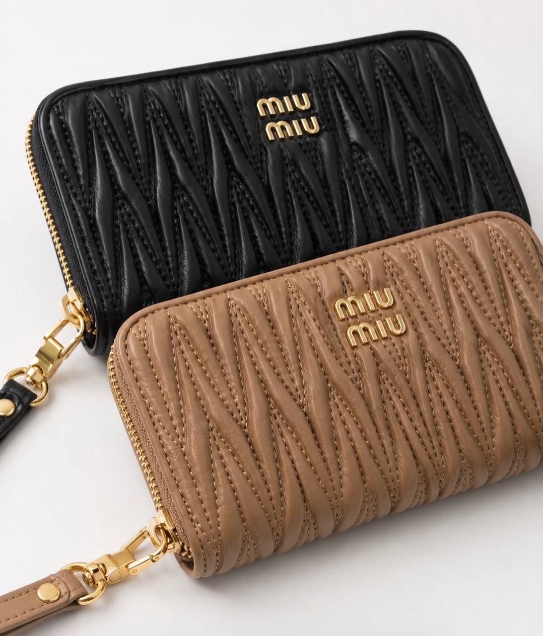 MIU MIU (cartera) —-> 13€ ✨