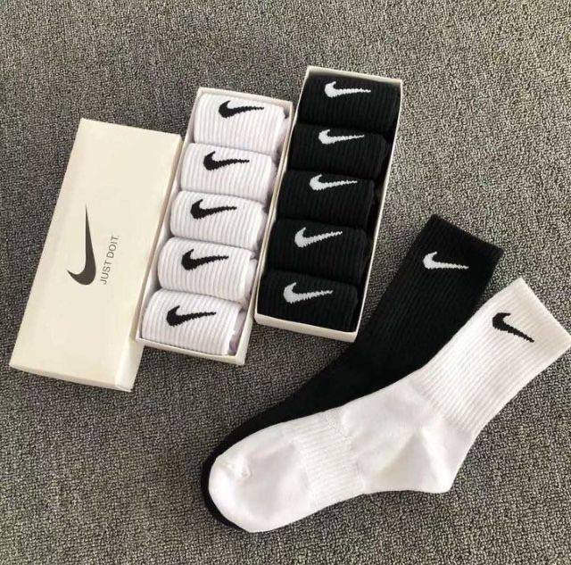 Calcetines NK ✨