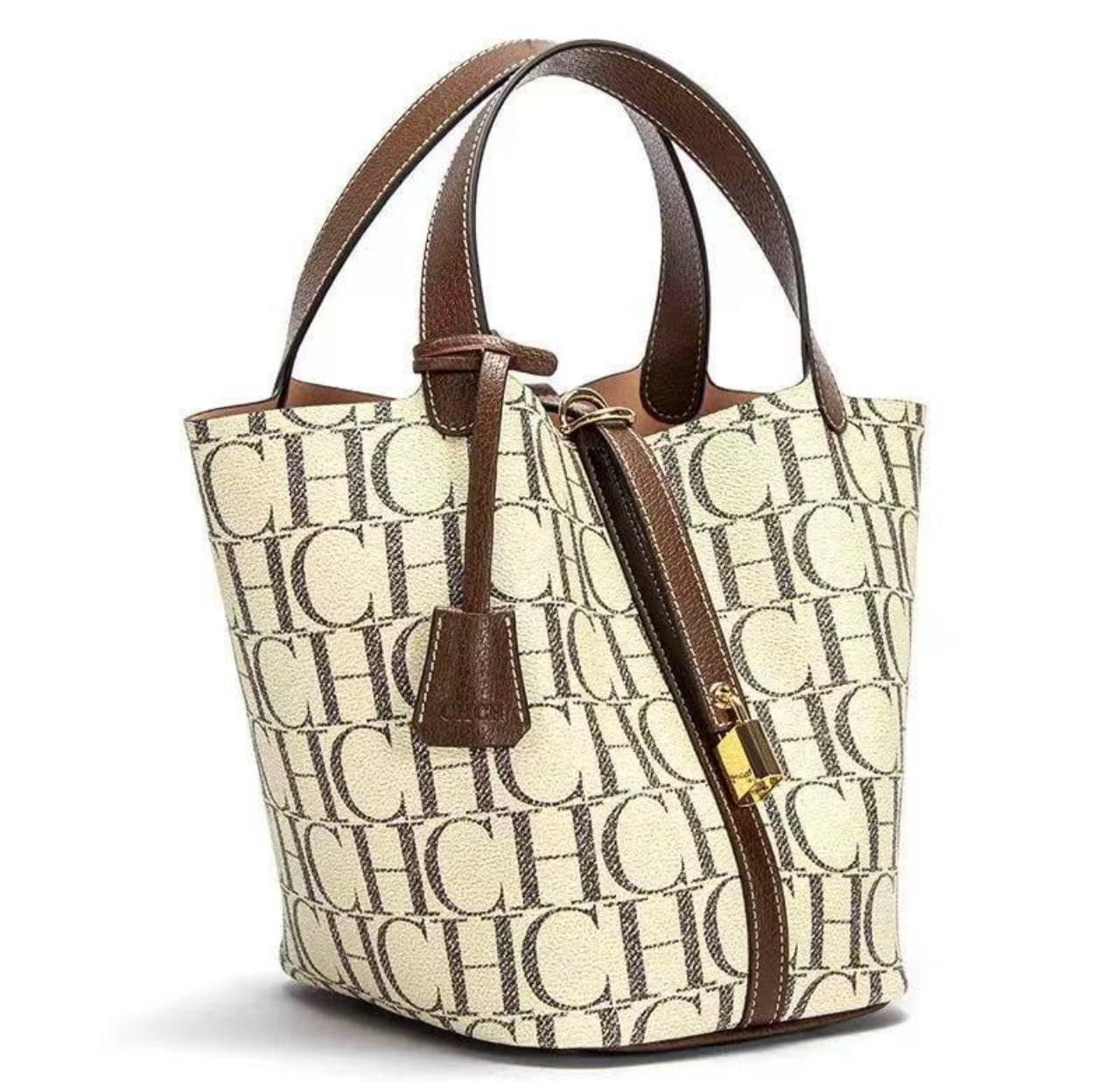 Bolso Carolina Herrera. ✨💫. 38€ ✨