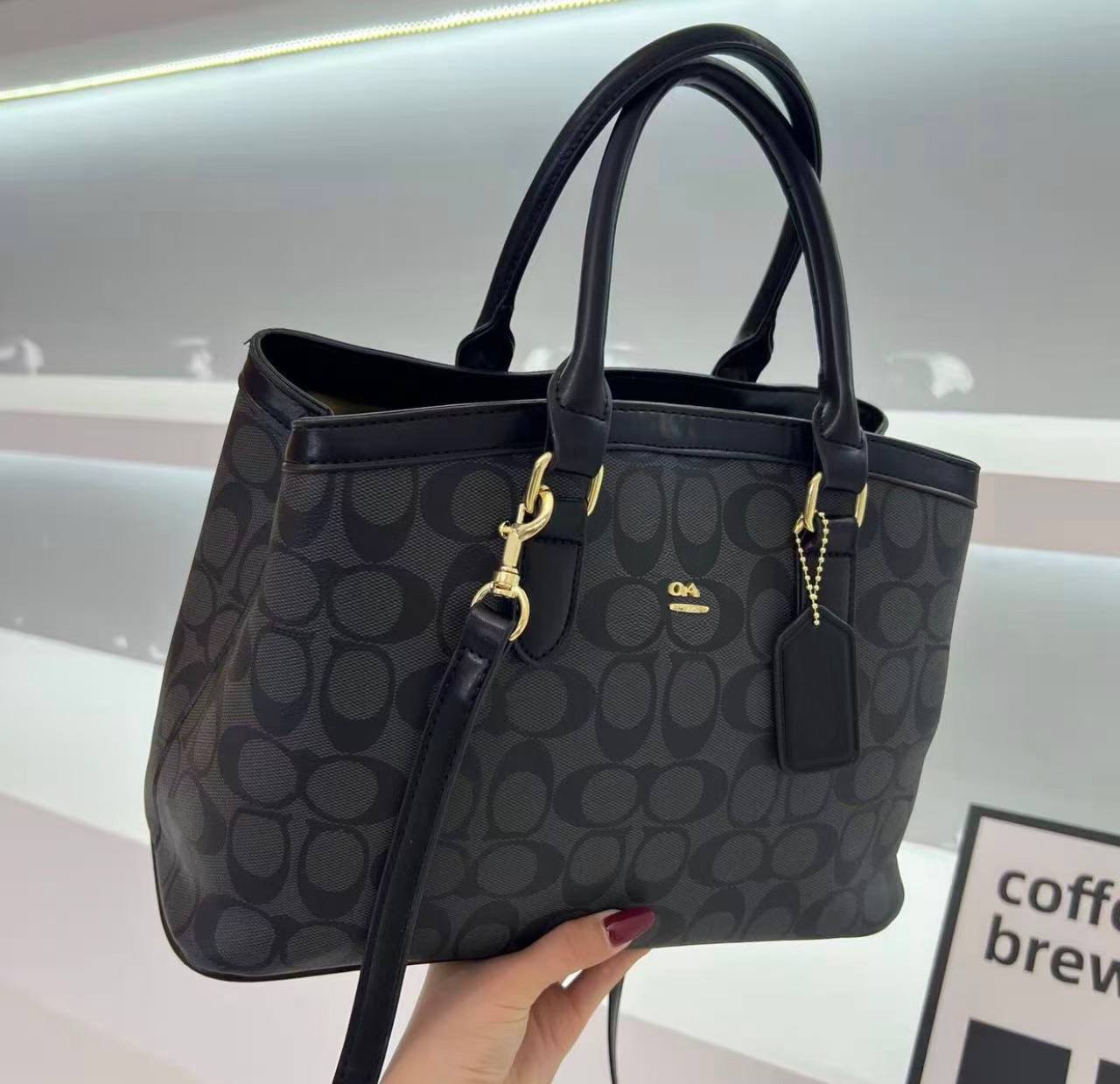 COACH HAND BAG ✨