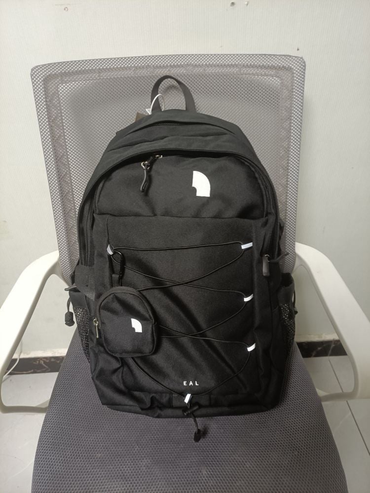 Spacious North Face Backpack ✨