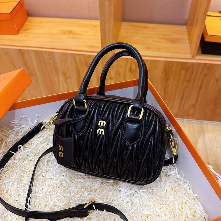 Chic Miu Bowling Bag ✨